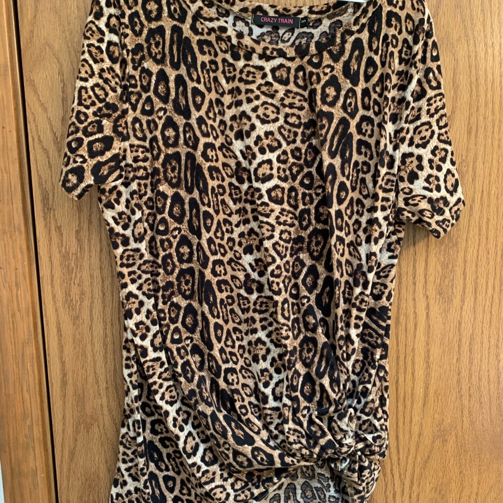 Leopard knotted top